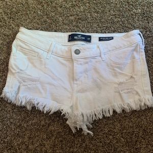 🍍 white jean shorts